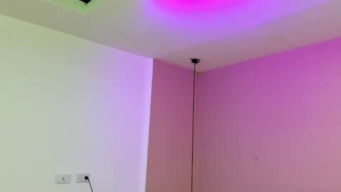 Snapshot of ziamiller chatting on 09.18.25 zia online show from 09.18.25