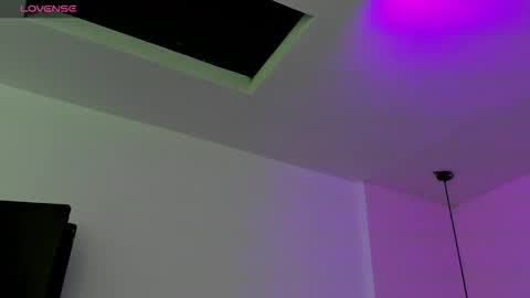 Snapshot of ziamiller chatting on 10.01.25 zia online show from 10.01.25