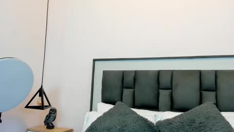 Snapshot of ziamiller chatting on 10.17.25 zia online show from 10.17.25