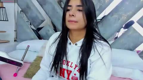 Snapshot of ziamiller chatting on 11.14.25 zia online show from 11.14.25