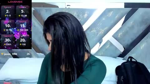 Snapshot of ziamiller chatting on 11.26.25 zia online show from 11.26.25