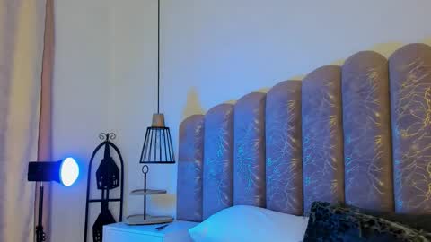 Snapshot of ziamiller chatting on 12.04.25 zia online show from 12.04.25