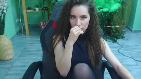 zianichols online show from 02.01.25