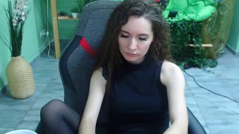 zianichols online show from 02.04.25