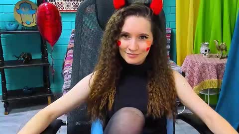 zianichols online show from 02.14.25