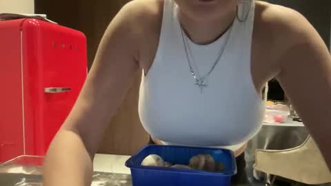 Snapshot of zidya06 chatting on 11.21.25 Nensi online show from 11.21.25