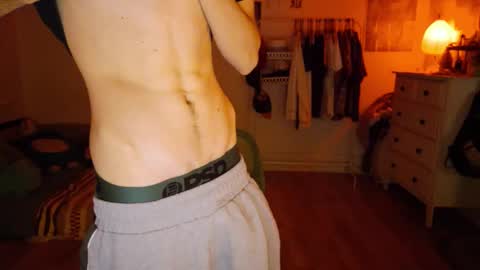 Snapshot of zipdown_ chatting on 03.08.26 zipdown online show from 03.08.26