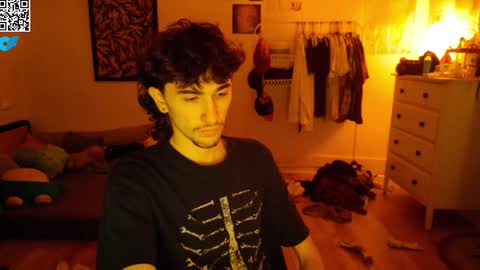 Snapshot of zipdown_ chatting on 03.12.26 zipdown online show from 03.12.26