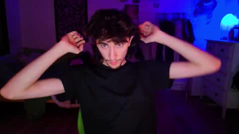 Snapshot of zipdown_ chatting on 03.31.26 zipdown online show from 03.31.26