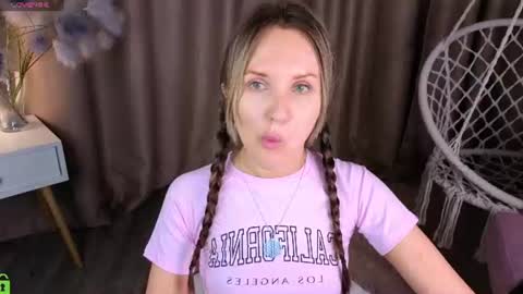Snapshot of zlata__fox chatting on 07.11.26 Zlata Mon Tue Thu Fri Sun Sa GMT 3 0000pm - 0600pm online show from 07.11.26