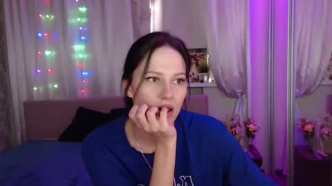 Snapshot of zlatagoddess chatting on 03.11.25 Zlata online show from 03.11.25