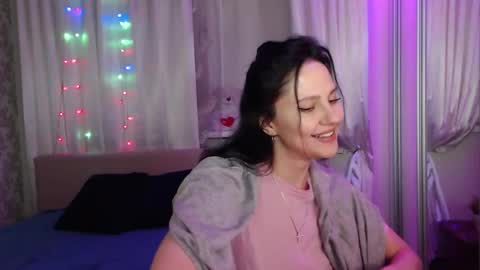 Snapshot of zlatagoddess chatting on 10.15.25 Zlata online show from 10.15.25