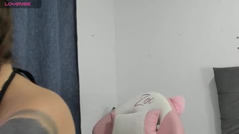 Snapshot of zoe69__ chatting on 01.23.25 ZOE online show from 01.23.25