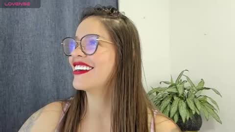 Snapshot of zoe69__ chatting on 02.12.25 ZOE online show from 02.12.25