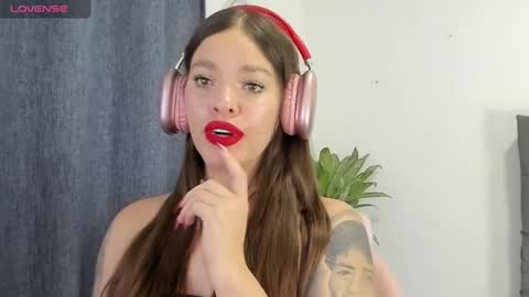 Snapshot of zoe69__ chatting on 03.02.25 ZOE online show from 03.02.25