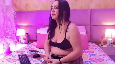 Snapshot of zoe_aitanaa chatting on 05.19.26 zoe_aitanaa online show from 05.19.26