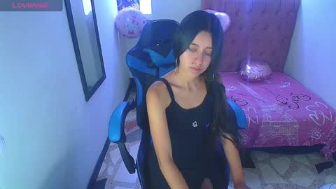 Snapshot of zoe_connor19 chatting on 02.08.25 Z O E online show from 02.08.25