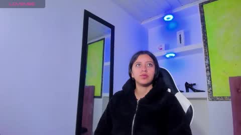 Snapshot of zoe_connor19 chatting on 11.08.25 Z O E online show from 11.08.25