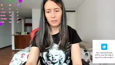 Snapshot of zoe_jeane_beker chatting on 06.25.26 ZOE online show from 06.25.26