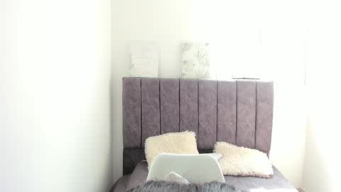 zoe_jones7 online show from 12.21.24