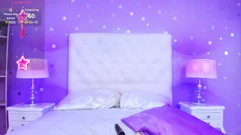 Snapshot of zoe_kravitx chatting on 01.18.25 CAMILA online show from 01.18.25