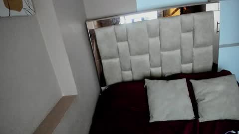 Snapshot of zoe_moreau chatting on 11.07.25 zoe_moreau online show from 11.07.25