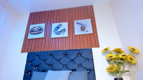 Snapshot of zoe_pss chatting on 11.11.25 Zoe online show from 11.11.25