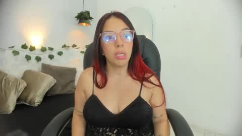 Snapshot of zoe_ross1 chatting on 02.04.26 Zoe online show from 02.04.26