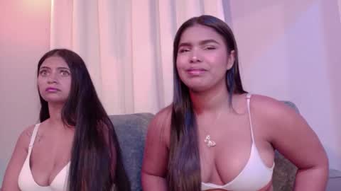 Snapshot of zoe_roux210949 chatting on 02.08.26 Zoe online show from 02.08.26