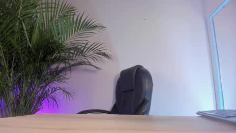 Snapshot of zoe_roux210949 chatting on 02.18.26 Zoe online show from 02.18.26