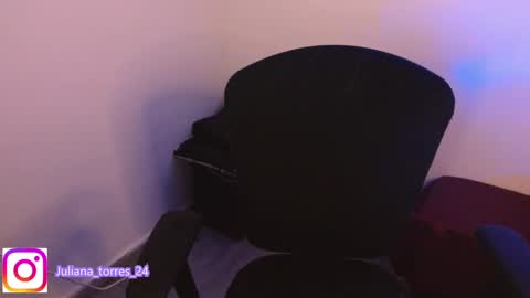 Snapshot of zoe_sexy69 chatting on 01.21.25 ZOE online show from 01.21.25