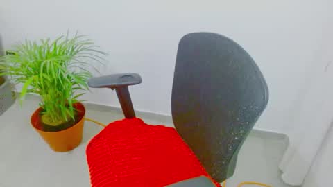 Snapshot of zoe_sexy69 chatting on 12.17.25 ZOE online show from 12.17.25