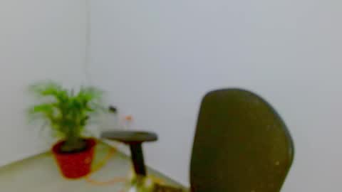 Snapshot of zoe_sexy69 chatting on 12.22.25 ZOE online show from 12.22.25