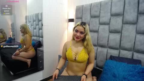 Zoe online show from 10.15.25