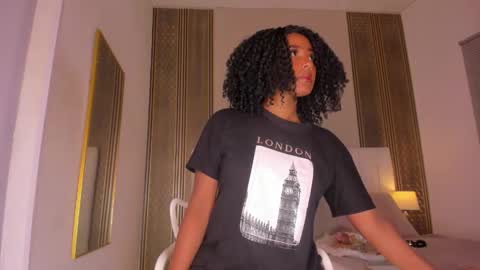 Hi guys i am Zoe  online show from 02.21.26