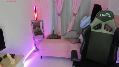 zoe_sullivan_ online show from 02.13.25