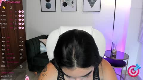 Snapshot of zoee_jackson chatting on 02.05.25  zoee jackson online show from 02.05.25
