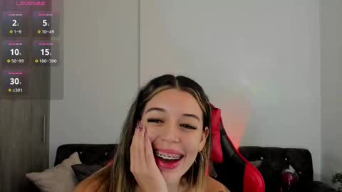 Snapshot of zoee_jackson chatting on 10.28.25 zoee jackson online show from 10.28.25