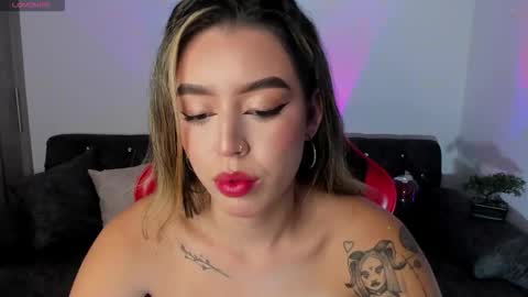 Snapshot of zoee_jackson chatting on 11.21.25 zoee jackson online show from 11.21.25