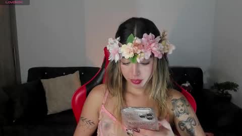 Snapshot of zoee_jackson chatting on 11.26.25 zoee jackson online show from 11.26.25