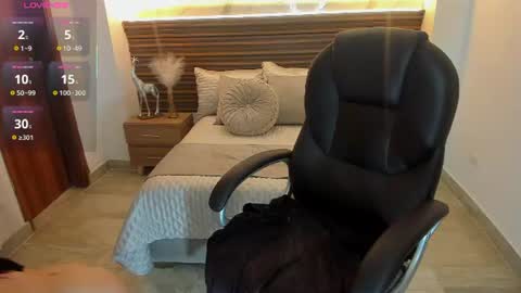  zoee jackson online show from 06.24.26