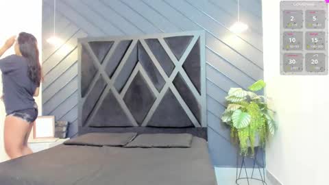 Zoe 3 online show from 09.15.25