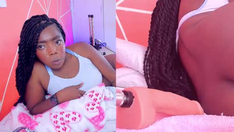 Snapshot of zoeethompson_cm chatting on 02.24.25 online show from 02.24.25