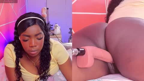 Snapshot of zoeethompson_cm chatting on 10.25.25 online show from 10.25.25