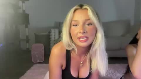 Snapshot of zoegabrielle chatting on 05.12.26 Zoe online show from 05.12.26