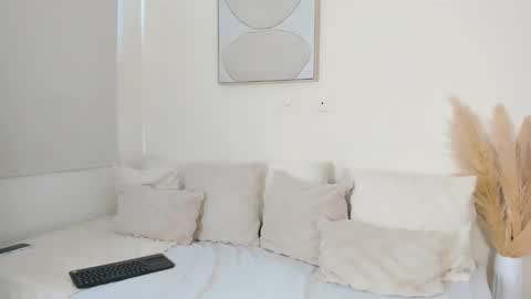 Snapshot of zoegarner10 chatting on 11.19.25 zoegarner10 online show from 11.19.25