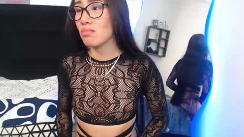 Laura  online show from 09.09.25