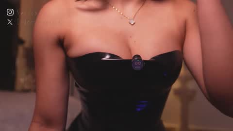 zoevidal_ online show from 03.11.26