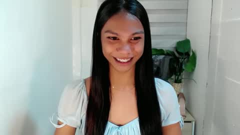 Snapshot of zoeygorgeous19 chatting on 01.24.25 zoey online show from 01.24.25