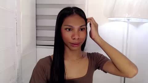 Snapshot of zoeygorgeous19 chatting on 02.08.25 zoey online show from 02.08.25